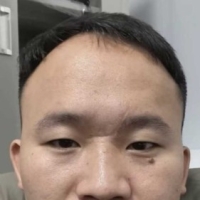 看这个图片中人面相有什么说法？